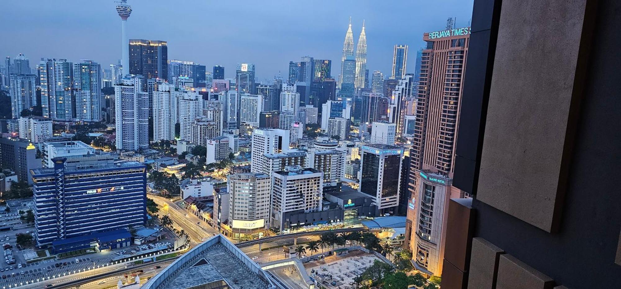 Lucentia Suites Klcc By Classy Kuala Lumpur Exterior photo